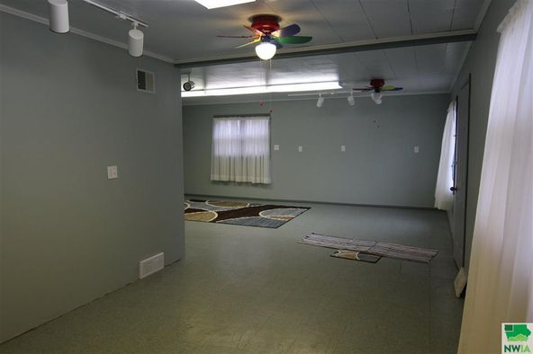 South Agora: South Agora, Marathon, IA 50565
